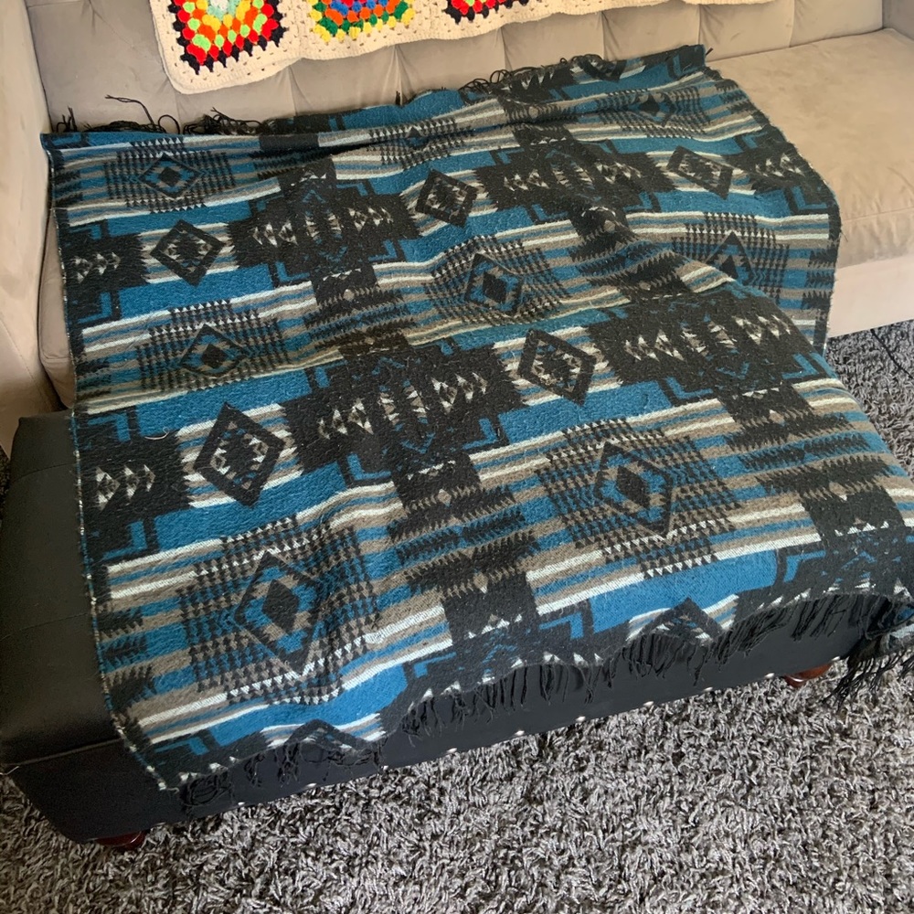 Soft, Southwest Aztec print throw blanket 🌵✌🏼